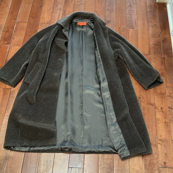 Beautiful vintage fur coat. Made in Italy. - Picture 6 of 6